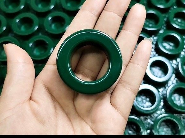 喷涂好的磁环