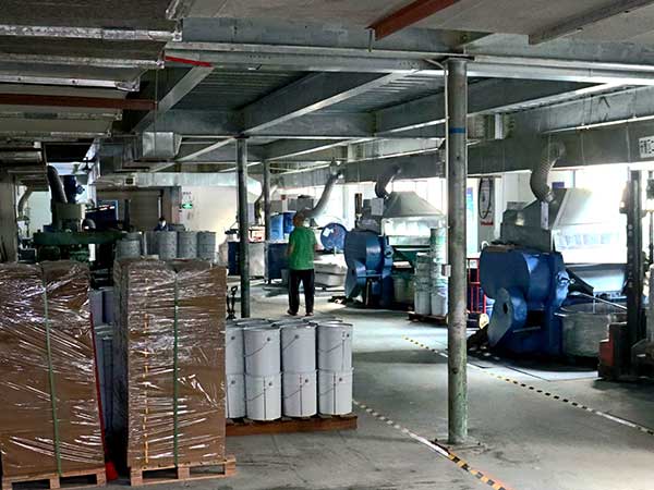 涂料摆放区-1